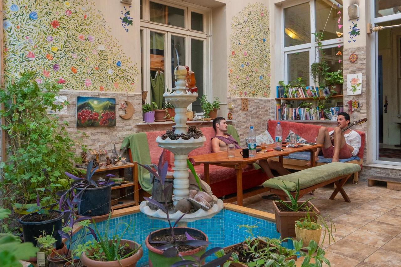 Lotus Garden Hostel Σμύρνη Εξωτερικό φωτογραφία
